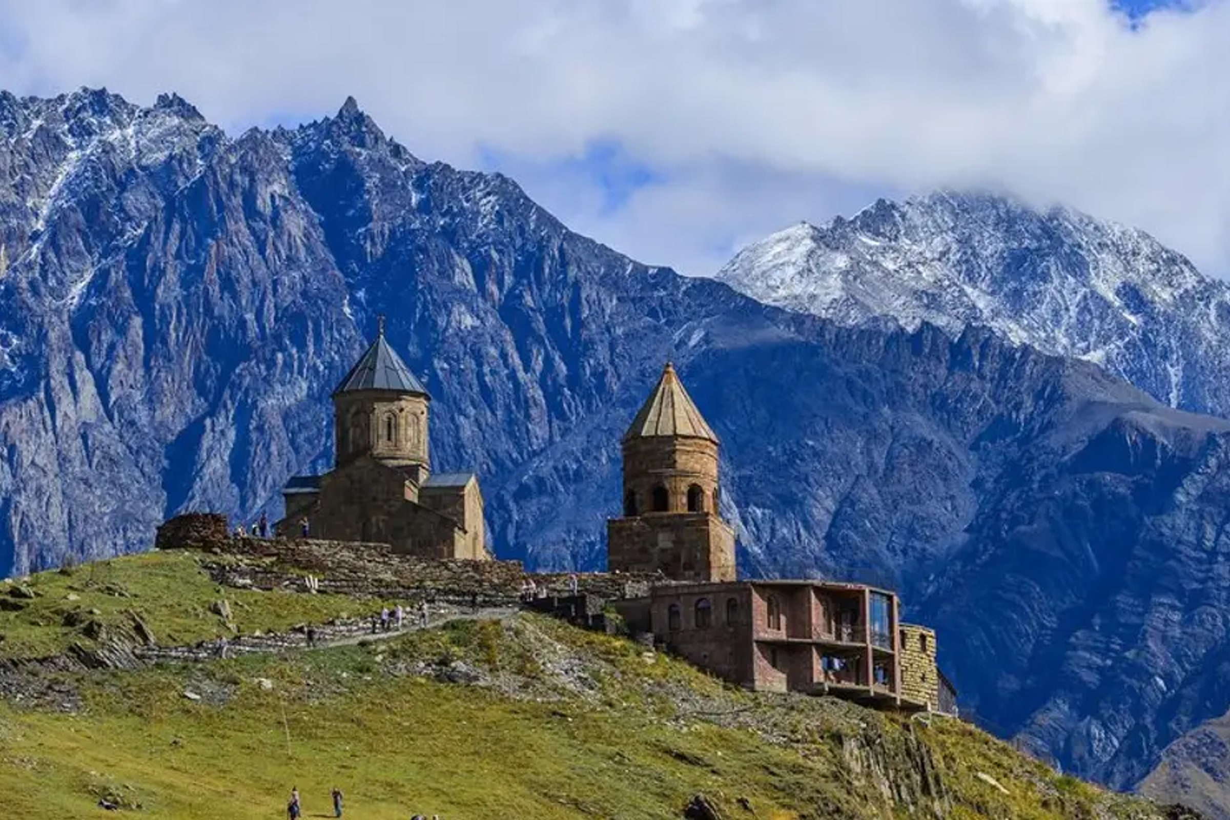 Full-Day Kazbegi - Stepantsminda, Gudauri Private Guided Tour